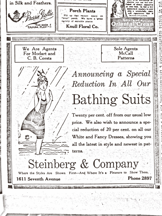 Eine Frau in einem weißen hochgeschlossenen, langärmeligen Kleid mit einem Dutt steht in der Mitte einer Steinberg & Company-Badeanzugwerbung, umgeben von Text, mit einem friedlichen Gesichtsausdruck.