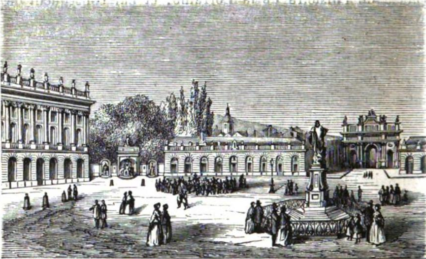 Eine Schwarz-Weiß-Zeichnung des Plaza Mayor de Madrid, die einen Brunnen, eine Statue auf einem Sockel, Menschen auf dem Boden, Bäume und einen bewölkten Himmel zeigt, mit Text am unteren Rand, der 'Plaza Mayor de Madrid' lautet.