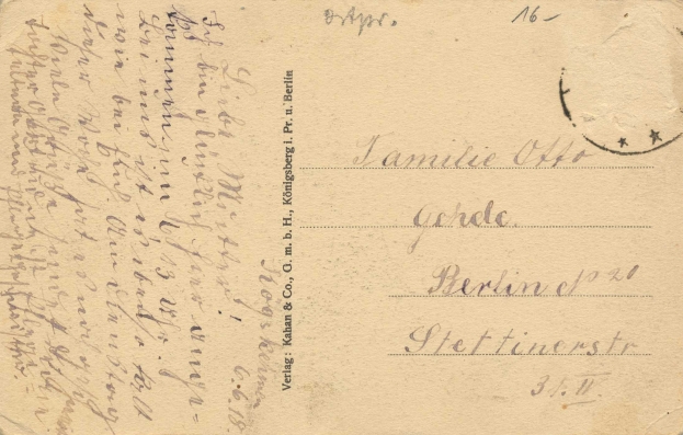 Eine alte deutsche Postkarte aus Berlin mit einer Briefmarke, auf der der Text "Konigsberg, Deutschland" steht, wahrscheinlich aus der deutschen Besatzungszeit.