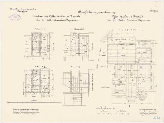 Schwarz-weißer Architekturgrundriss des ehemaligen Bundeskanzleramts, der detaillierte Aufbau mit Text und Zeichnungen zeigt.