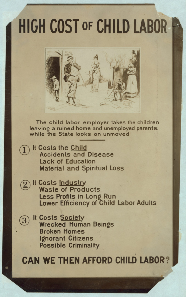 Blauer Plakat mit weißer Schrift und Rahmen mit der Überschrift "Hohe Kosten der Kinderarbeit", das eine kreisförmige Anordnung von verschiedenen Fotos um den Text zeigt.
