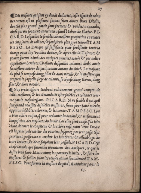 Ein aufgeschlagenes Buch mit schwarzem Hintergrund, das eine Seite aus einem 16. Jahrhundert-Manuskript zeigt, das mit detaillierten Elementen und eleganter Schrift gefüllt ist und Anzeichen von Alter und Abnutzung aufweist.