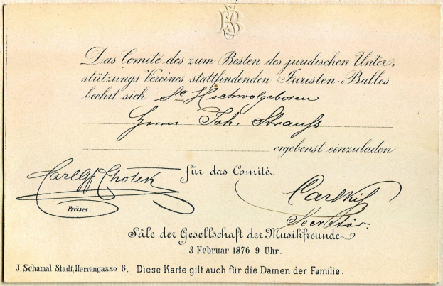 Ein altes Dokument mit Handschrift, das wie ein von der deutschen Regierung ausgestellt Zertifikat aussieht und ein Logo oben drauf hat.