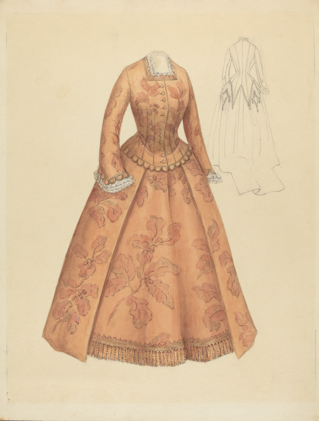 Eine detaillierte Zeichnung eines Kostümdesigns aus dem 18. Jahrhundert mit einem langen Kleid mit hohem Kragen, floral gemustertem Oberteil in Rosa, Lila und Blau sowie einer Spitzenbesetzten Röcke gegen einen hellblauen Hintergrund.
