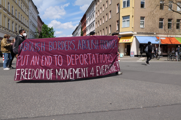 Modernisierungsagenda: Wirtschaftliche Befreiung gegen Arbeitsplatzabbau - Reaktionen aus Politik und Gewerkschaften