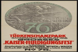 Plakat zum 70. Jubiläum des Kaiser-Huldigungsfestes in Berlin, Deutschland, mit einer Gruppe von Menschen in der Mitte und umgeben von Text und Zahlen, gerahmt in einem klassischen Fotorahmen.