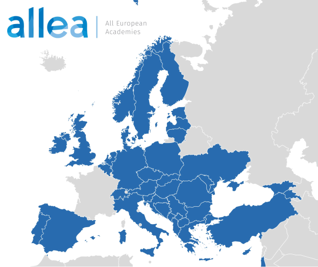 Eine Europakarte mit allen europäischen Akademien in Blau hervorgehoben und dem Text "ALLEA Alle Europäischen Akademien" angezeigt.