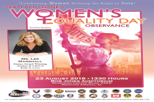 Plakat für die Beobachtung des Women's Equality Day von Team Redstone mit einer Frau, die eine Fahne hält, auf der "Women's Equality" steht, Logos und Veranstaltungseinzelheiten unten.